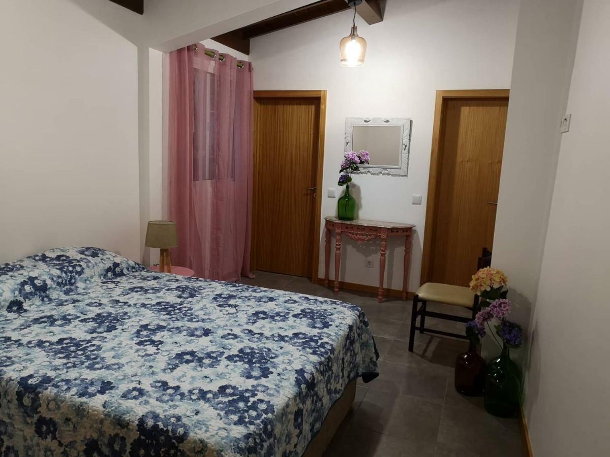 Join Our Relaxed House Near The Beach - Mosteiros Mosteiros  Kültér fotó